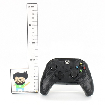 Herní ovladač Xbox One 048-082-NA-CM00