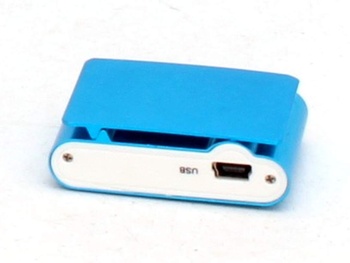 MP3 přehrávač modré barvy