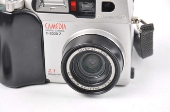 Digitální fotoaparát Olympus C-2020 Z