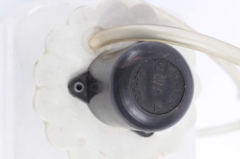 Nádržka ostřikovače čelního skla pro Trabant