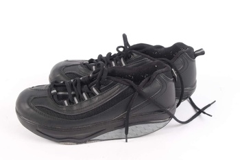 Dámská černá obuv s vysokou podrážkou