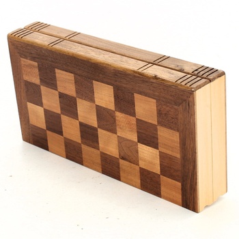 Dřevěné šachy v cestovním provedení