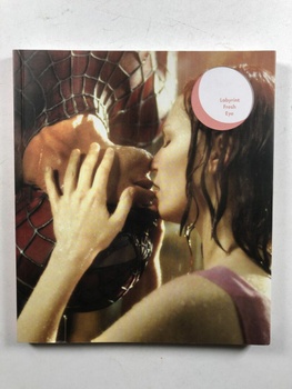 Spider-Man and Mary Jane Kiss