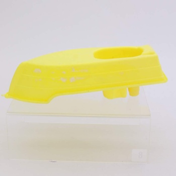 Plastová lodička na vodu žluté barvy
