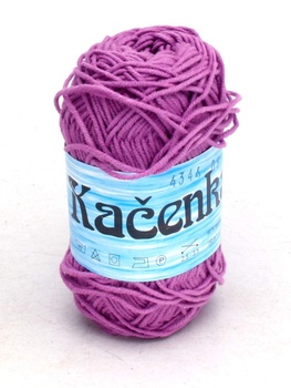 Pletací příze Kačenka fialové barvy