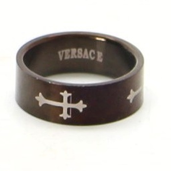 Ocelový prsten Versace s křížem