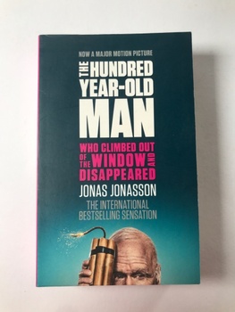 Jonas Jonasson: The Hundred-Year-Old Man Who Climbed out of the Window and Disappeared Měkká (2014)