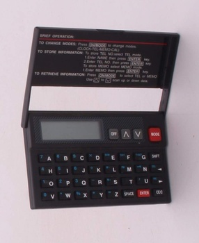 Kalkulačka s krytem černá 