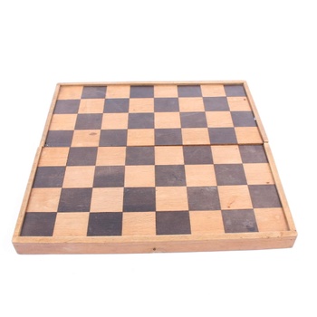 Dřevěná uzavíratelná šachovnice s figurkami