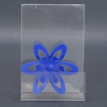 Plastové dekorace ve tvaru květin 