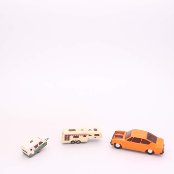 Model auta oranžové barvy + přívěs a karavan
