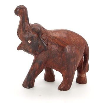 Dřevěná soška slona se zdviženým chobotem