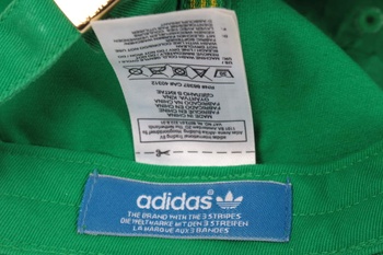 Kšiltovka Adidas odstín zelené 