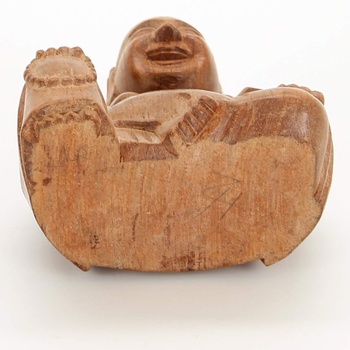 Dřevěná soška sedící Buddha 