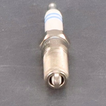 Zapalovací svíčka Bosch R6 82 mm