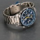 Modré pánské analogové hodinky