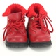 Zimní boty červené barvy na tkaničky