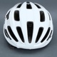 Cyklistická helma Giro Isode Mips bílá